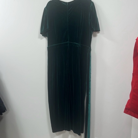 Ivy City Code Green Velvet Dress Size 2X - Picture 2 of 3